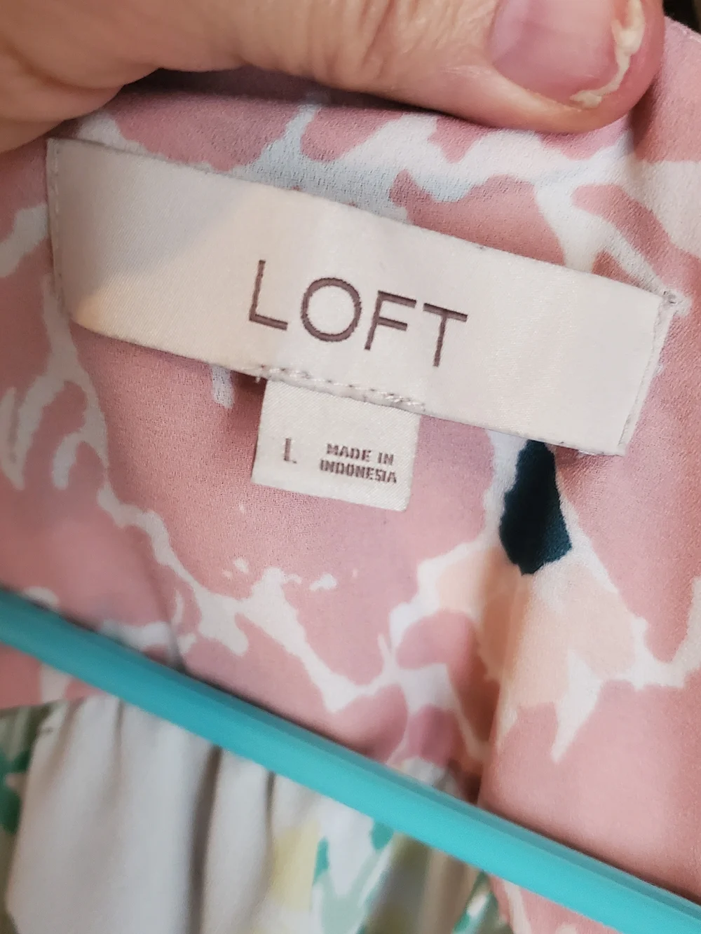LOFT Cream Floral Long Sleeve V-Neck Blouse in Pink & Green Large